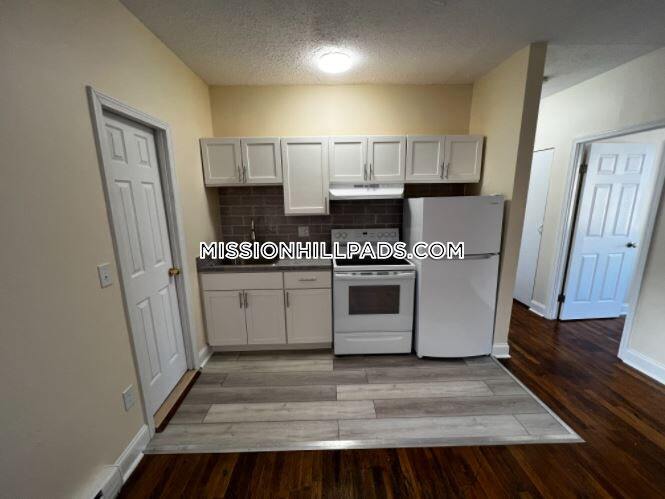 888 Huntington Ave in Boston, MA - Building Photo