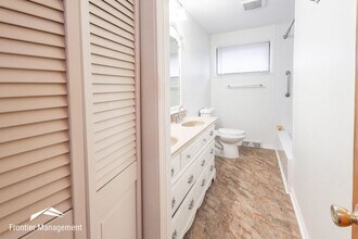 1112 Woodland St in Manhattan, KS - Building Photo - Building Photo