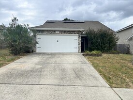 103 Haislip Dr in Crestview, FL - Building Photo