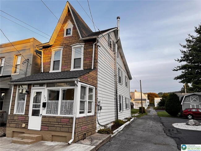 186 North St in Emmaus, PA - Building Photo - Building Photo