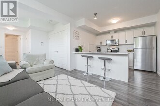 898b Gzowski St in Centre Wellington, ON - Building Photo - Building Photo