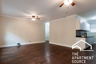 732 W Roscoe St, Unit 1N in Chicago, IL - Foto de edificio - Building Photo