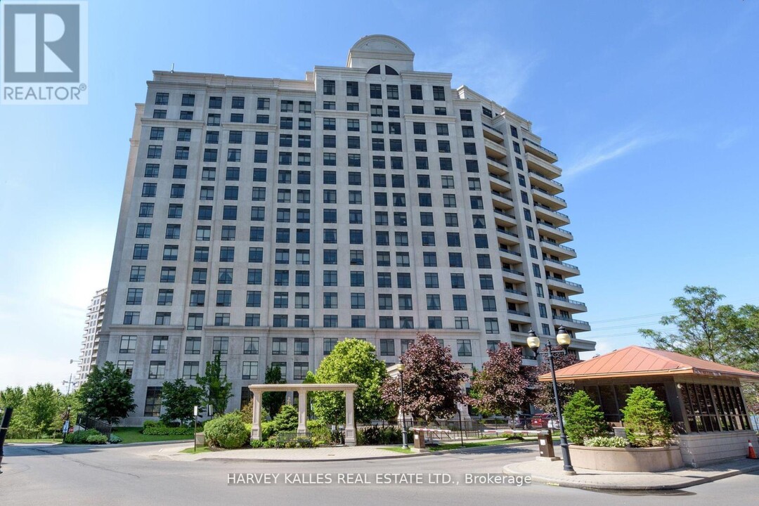9235-9235 Jane St in Vaughan, ON - Building Photo