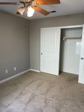 11337 Zapata Ave, Unit Upstairs bedroom 2 in San Diego, CA - Foto de edificio - Building Photo