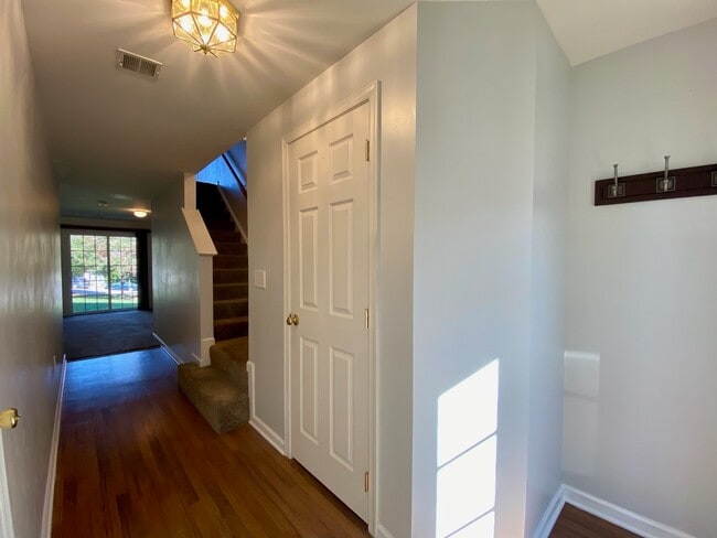 2703 Equestrian Dr in York, PA - Building Photo - Building Photo