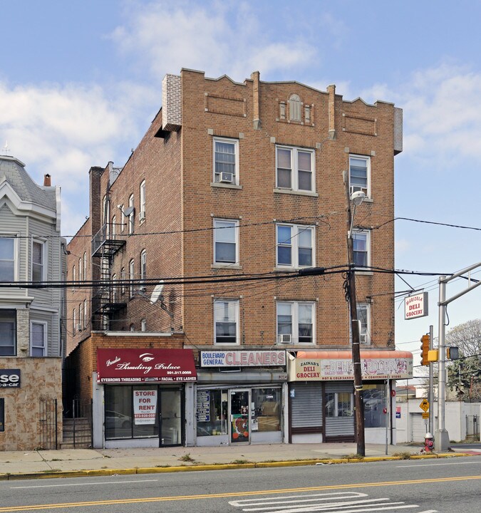 3719 John F Kennedy Blvd in Jersey City, NJ - Building Photo
