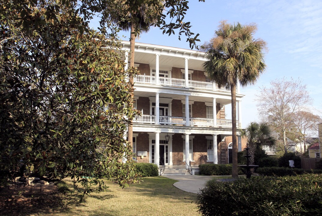 12 Bee St in Charleston, SC - Building Photo