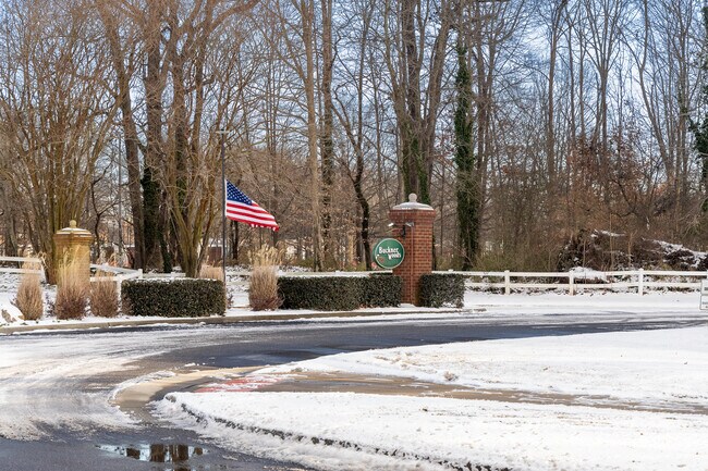 Buckner Woods in Virginia Beach, VA - Building Photo - Building Photo