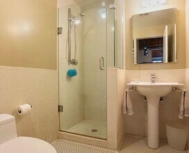 90 South St, Unit 3B in Boston, MA - Foto de edificio - Building Photo