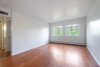 The Maples in Racine, WI - Building Photo - Building Photo