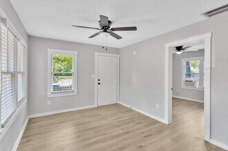 1485 Hamlet Ave in Clearwater, FL - Foto de edificio - Building Photo