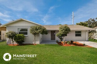 3215 Joe Louis Dr in Sarasota, FL - Building Photo