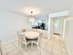 1895 Courtyard Way in Naples, FL - Building Photo - Building Photo