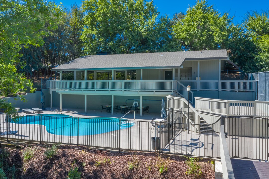 Promenade Park Apartments in Roseville, CA - Foto de edificio