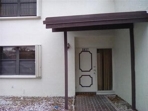 6837 SW 39th Dr in Miramar, FL - Building Photo - Building Photo
