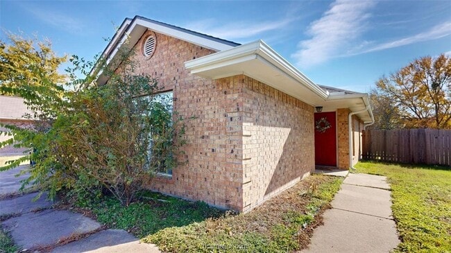 806 Azalea Ct in College Station, TX - Building Photo - Building Photo