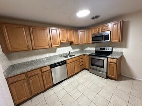 111 Babcock St, Unit 28 in Brookline, MA - Building Photo - Building Photo