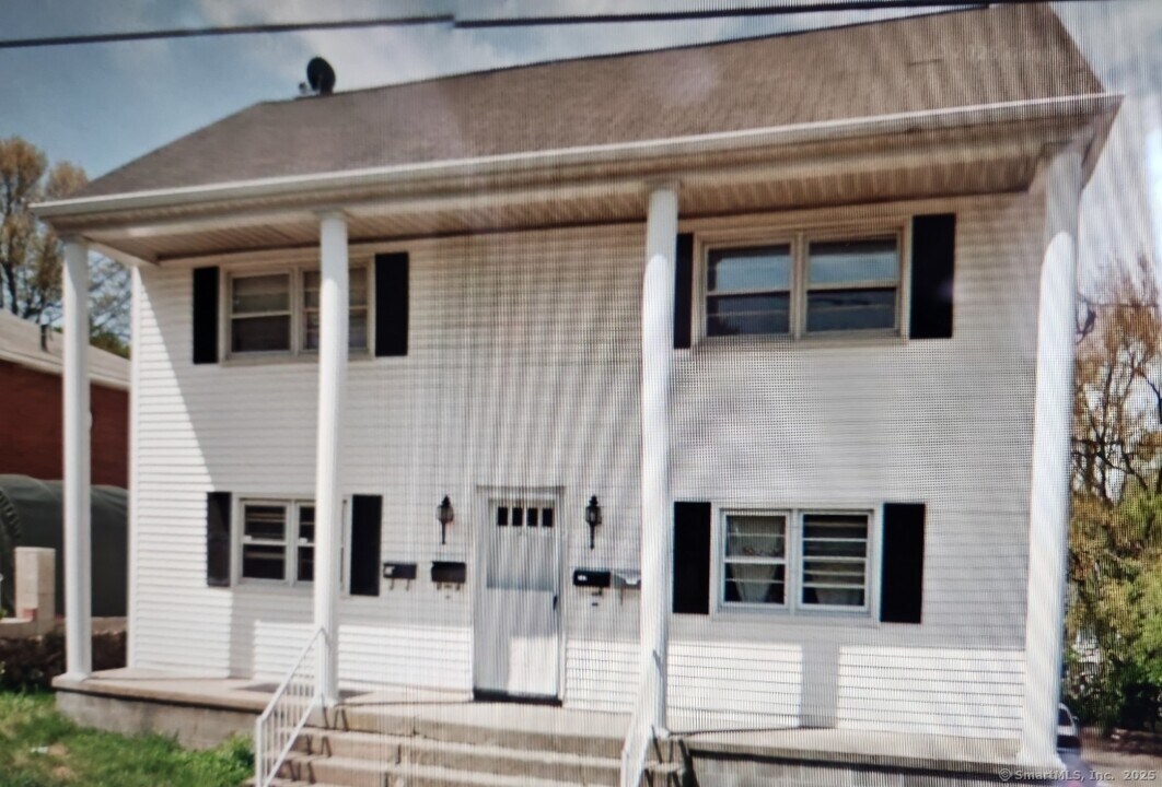 20 Linwood St in Waterbury, CT - Building Photo