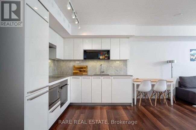 70 Queens Wharf Rd in Toronto, ON - Building Photo - Building Photo