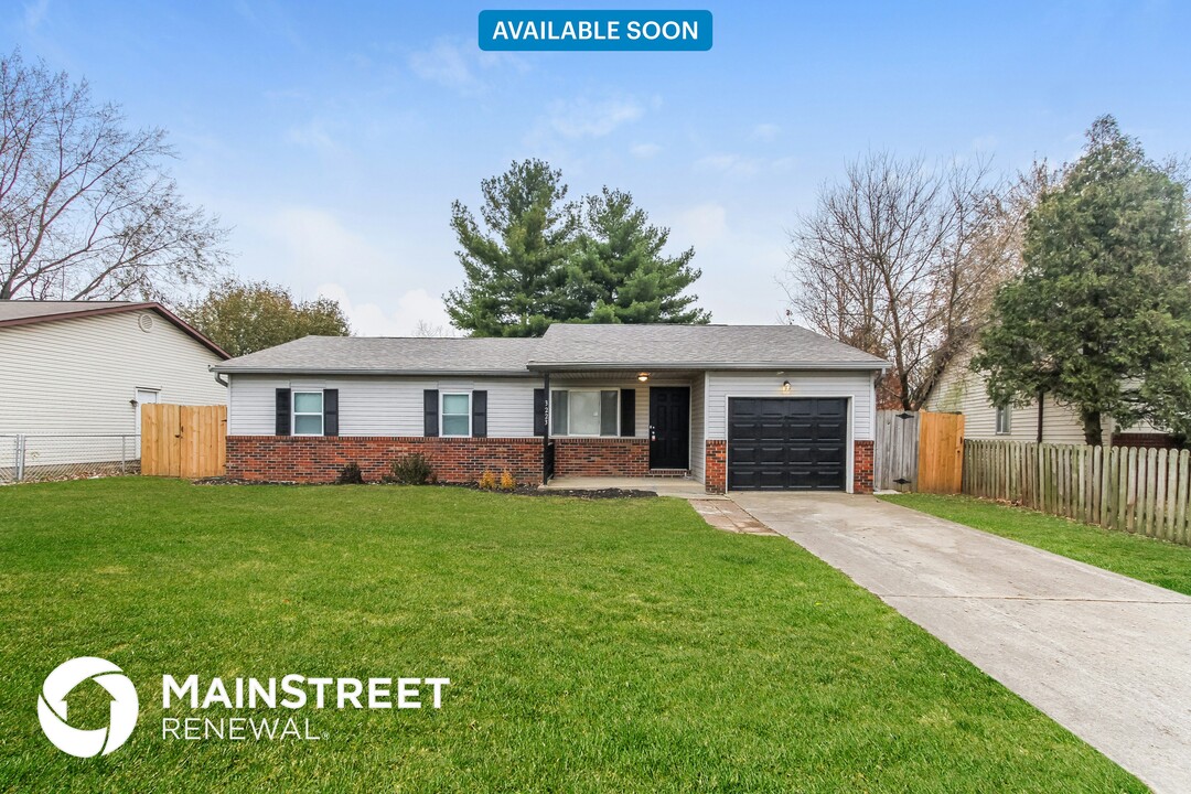 3223 Southwest Dr in Indianapolis, IN - Building Photo