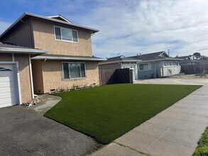 14550 Acapulco Rd in San Leandro, CA - Building Photo - Building Photo