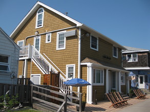 932 Bay Walk in Ocean Beach, NY - Building Photo - Building Photo