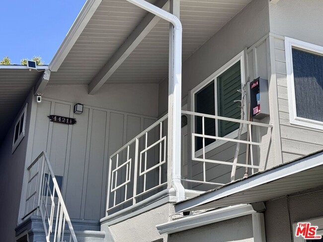 4419 W Rosecrans Ave in Hawthorne, CA - Building Photo - Building Photo