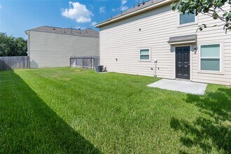 672 Fallow Ln in Alvin, TX - Building Photo - Building Photo