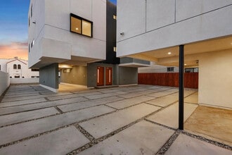 3820 1/2 Montclair St in Los Angeles, CA - Foto de edificio - Building Photo