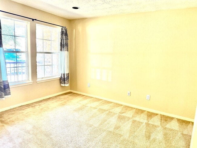 24615 Amberleaf Ct
