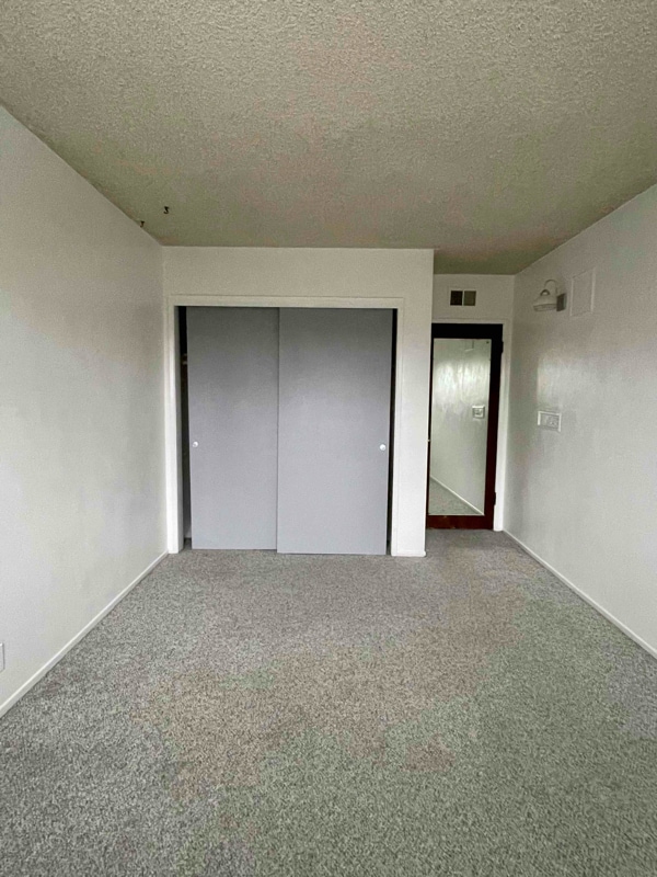 9217 Stamps Ave in Downey, CA - Foto de edificio - Building Photo