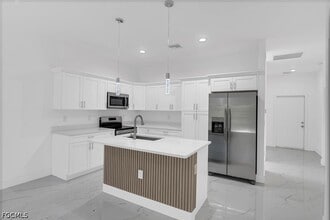 747 Newell St E in Lehigh Acres, FL - Building Photo - Building Photo