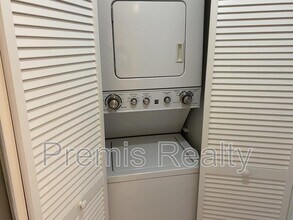 2360 Maben Cir in Palm Harbor, FL - Building Photo - Building Photo