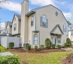 4929 Adelia Dr in Virginia Beach, VA - Building Photo - Building Photo