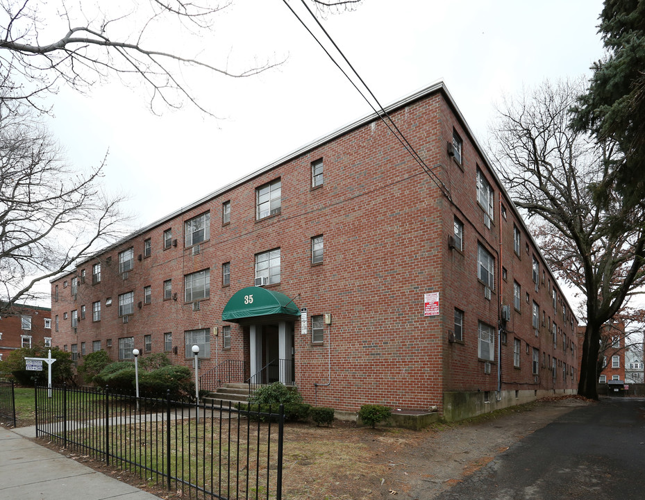 35 Evergreen Ave in Hartford, CT - Building Photo