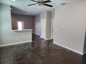 2792 Whispering Trails Dr in Winter Haven, FL - Building Photo - Building Photo