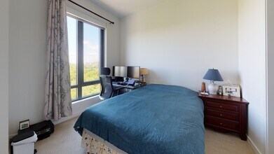 80 Fenwood Rd, Unit 1011 in Boston, MA - Building Photo - Building Photo