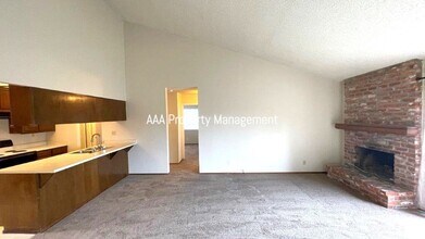 170 Donegal Way in Martinez, CA - Building Photo - Building Photo