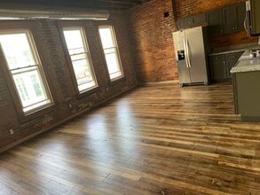 1609 Winchester Ave, Unit Suite A in Ashland, KY - Building Photo - Building Photo