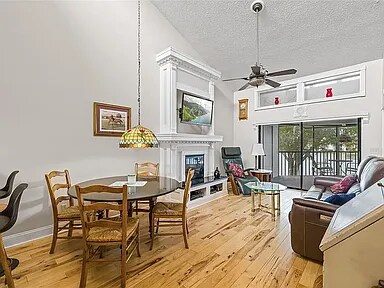 222 Woodlake Wynde, Unit 222 in Oldsmar, FL - Foto de edificio