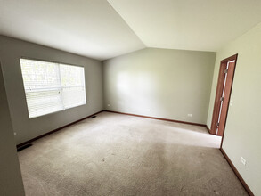 24252 Leski Ln in Plainfield, IL - Foto de edificio - Building Photo