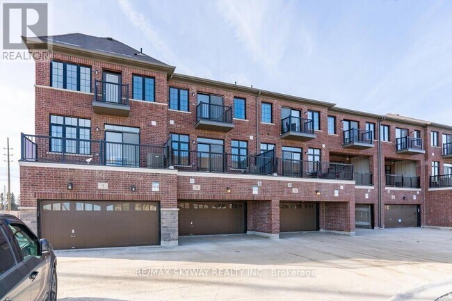 3 Petch Ave in Caledon, ON - Building Photo - Building Photo