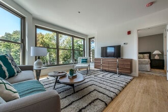 26 Ashford St, Unit 1B in Boston, MA - Foto de edificio - Building Photo