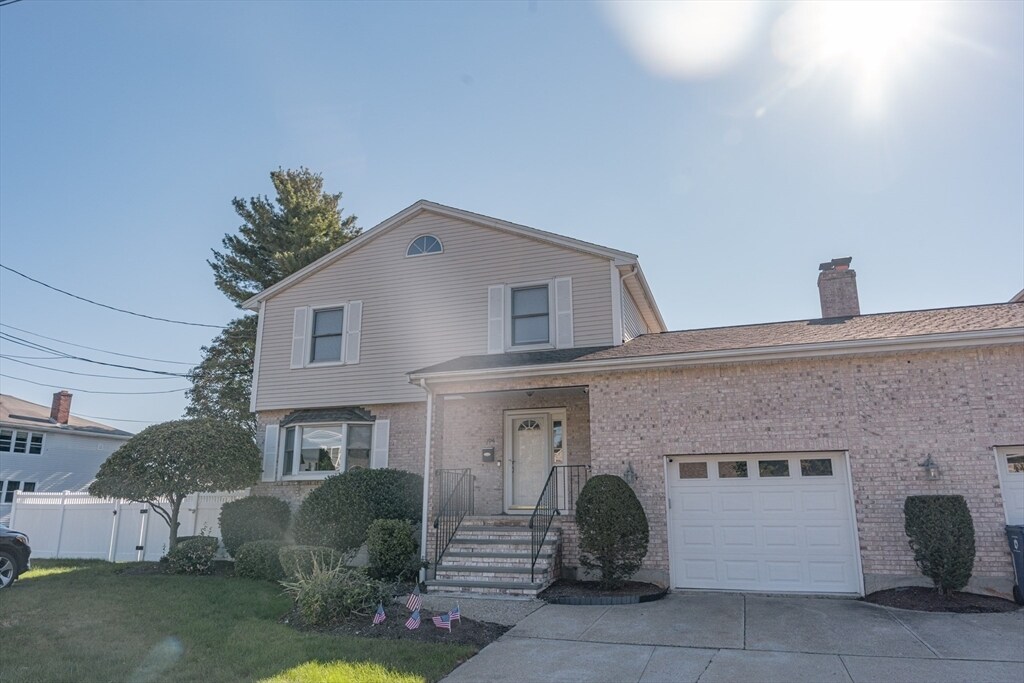 194 Linwood Ave in Newton, MA - Building Photo