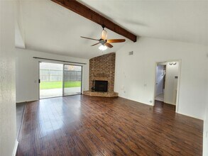 1322 Valley Landing Dr in Katy, TX - Building Photo - Building Photo