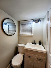 3811 Hayward Ave photo'