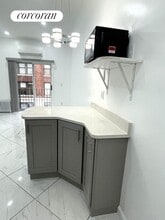 318 E 62nd St in New York, NY - Building Photo - Building Photo