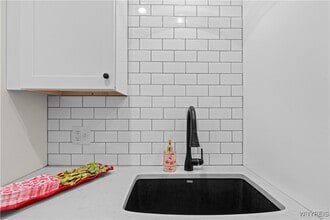 58 Cottage St in Buffalo, NY - Building Photo - Building Photo