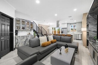 7852 NW 116 Pl in Medley, FL - Building Photo - Building Photo