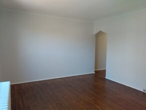 567 Kingston Rd in Toronto, ON - Building Photo - Building Photo